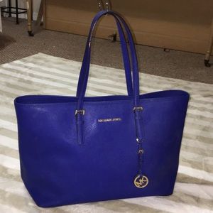 Michael Kors - Jet Set Travel Medium Tote
